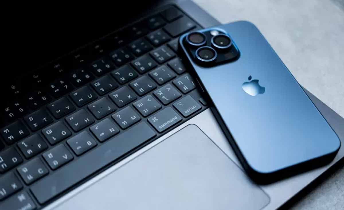 iPhone 16
