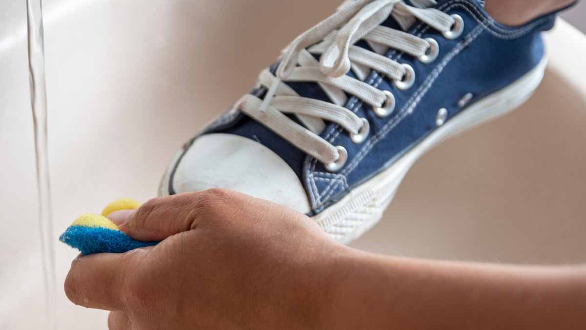 nettoyer vos semelles blanches